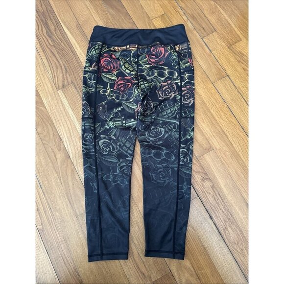 CVG Constantly Varied Gear Leggings Capri Length Grenade Guns Roses Print Size S - Picture 5 of 5